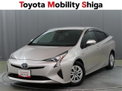 トヨタ　プリウス S
