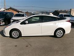 プリウス S セーフティプラス