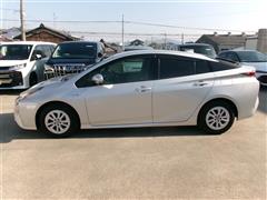 プリウス S セーフティプラス