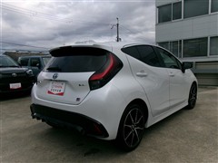 アクア GR スポーツ