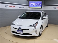 トヨタ プリウス Sセーフティプラス