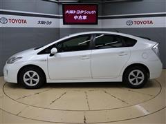 プリウス S