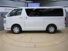 ハイエースV SーGLダークP 4WD