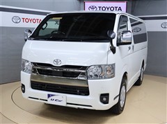 ハイエースV S-GLダーク2 4WD