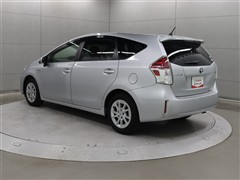 プリウスアルファ S