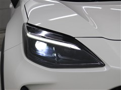 ヤリスクロス X