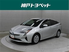 トヨタ　プリウス S