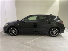 CT200h F SPORT