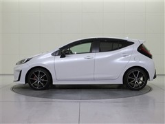 アクア GRスポーツ