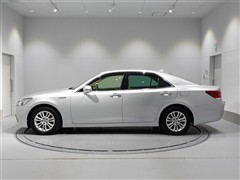 クラウンロイヤル HV ロイヤルサルーン