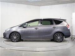 プリウスアルファ S