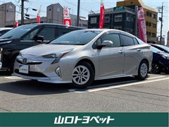 トヨタ　プリウス S セーフティプラス