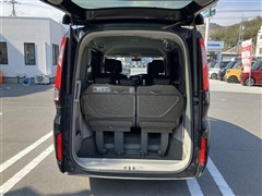 ステップワゴン B