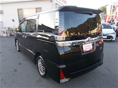 ヴォクシー ハイブリッド ZSキラ