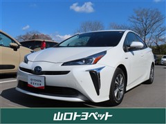 トヨタ　プリウス S