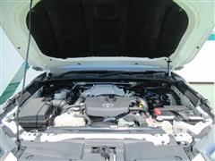 ハイラックス Z GR スポーツ