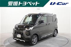 三菱　デリカミニ T プレミアム 4WD