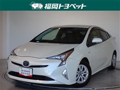 トヨタ　プリウス Sセーフティープラス