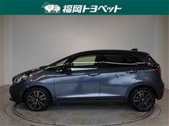 フィット e:HEVホーム20thカーサ