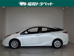 プリウス S