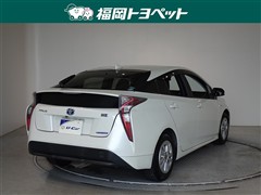 プリウス S
