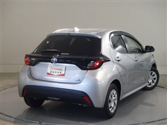 ヤリス ハイブリッド X