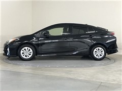 プリウス Sセーフティプラス