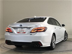 クラウンハイブリッド RS