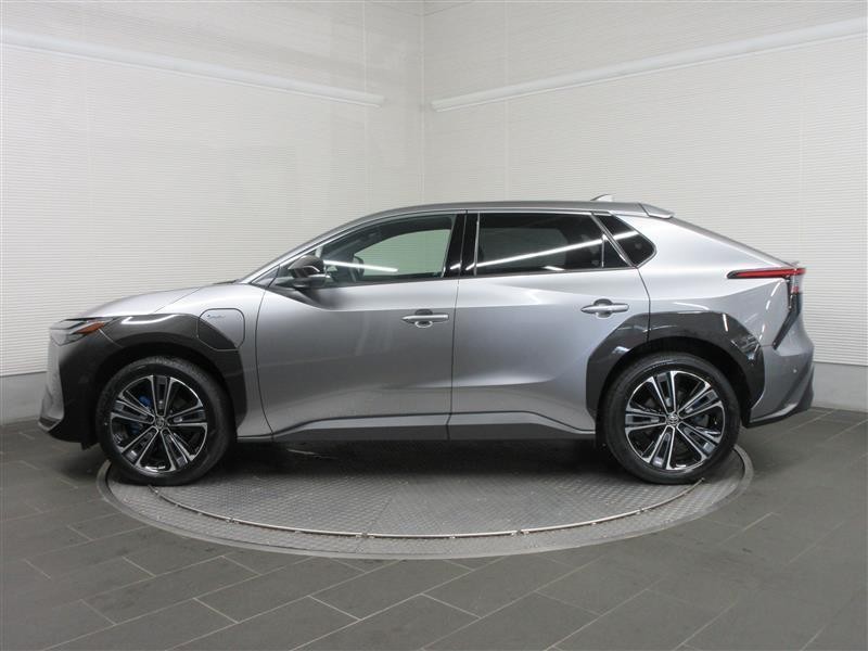 ちひろ…♪【28〜1/4休】 専用です 日芸卒アイドル瀬名ちひろ、セルフプロデュースのソロデビュー曲「ばず