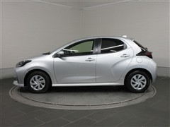 ヤリス ハイブリッド X