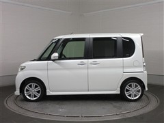 タント カスタムRS アウトレット