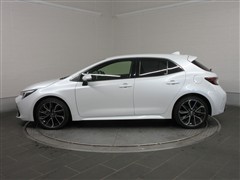 カローラスポーツ