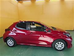 ヤリス ハイブリッド X