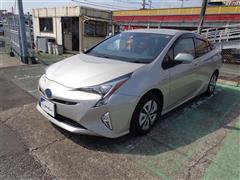 プリウス A