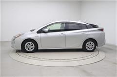 プリウス Sセーフティプラス