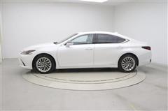 ES300h バージョンL