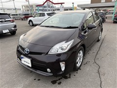 トヨタ　プリウス S