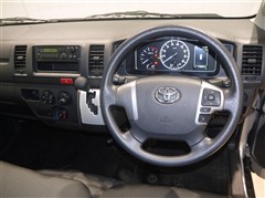 ハイエースV DX 4WD