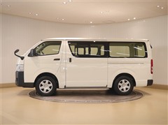 ハイエースV DX 4WD
