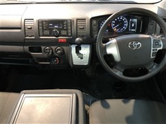 ハイエースV DX 4WD