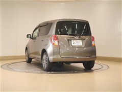ラクティス X HIDセレ 4WD