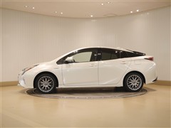 プリウス A ツーリングセレ 4WD