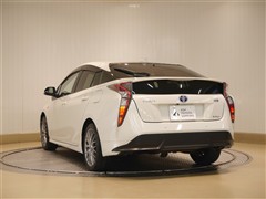 プリウス A ツーリングセレ 4WD