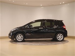 ノート E-パワー X FOUR