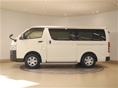 ハイエースV DX 4WD