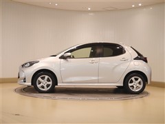 ヤリスHV X 4WD