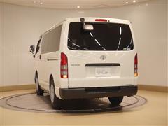 ハイエースV DX 4WD