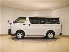 ハイエースV DX 4WD