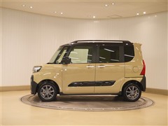 タント ファンクロス 4WD