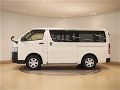 ハイエースV DX 4WD